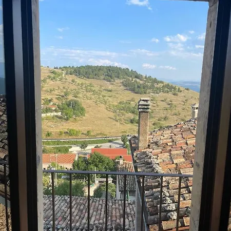 La Casa Di Mezzo *