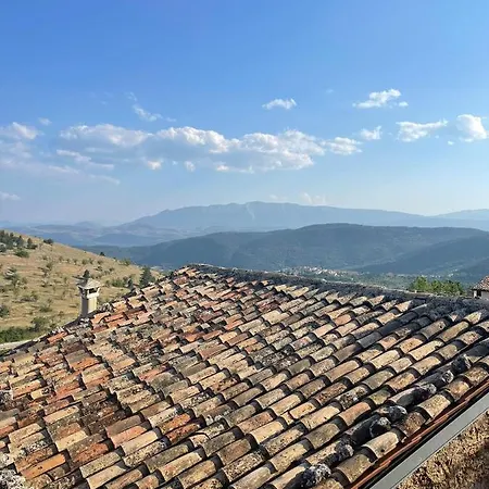 La Casa Di Mezzo