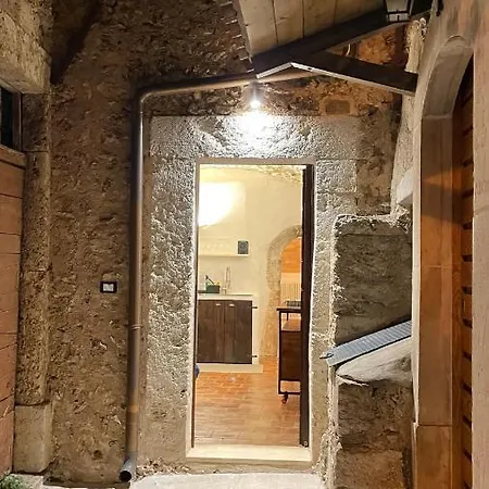 La Casa Di Mezzo * Calascio