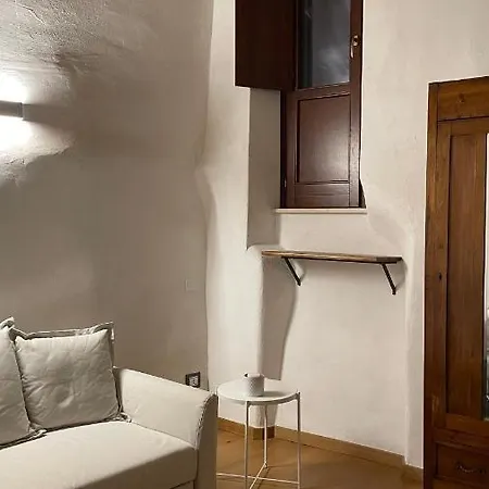 La Casa Di Mezzo