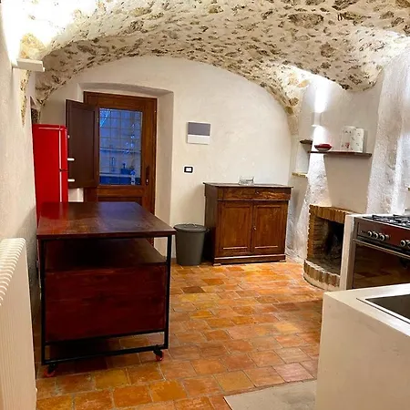La Casa Di Mezzo Holiday home *